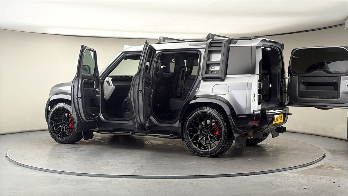 More views of Land Rover Defender 110