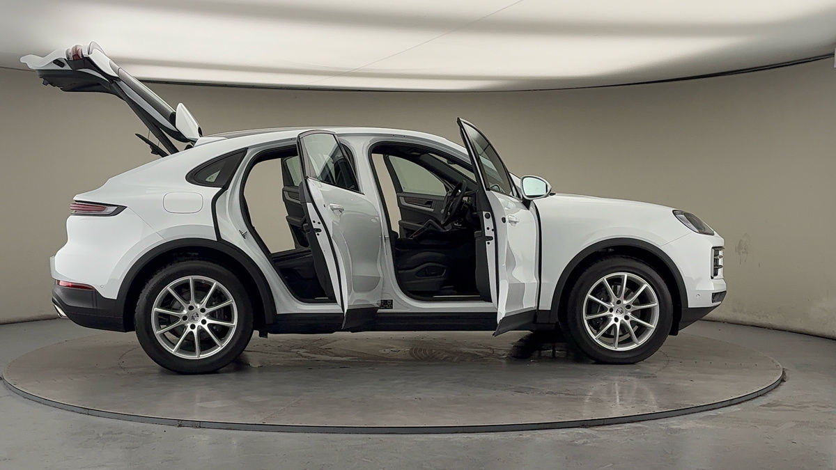 More views of Porsche Cayenne