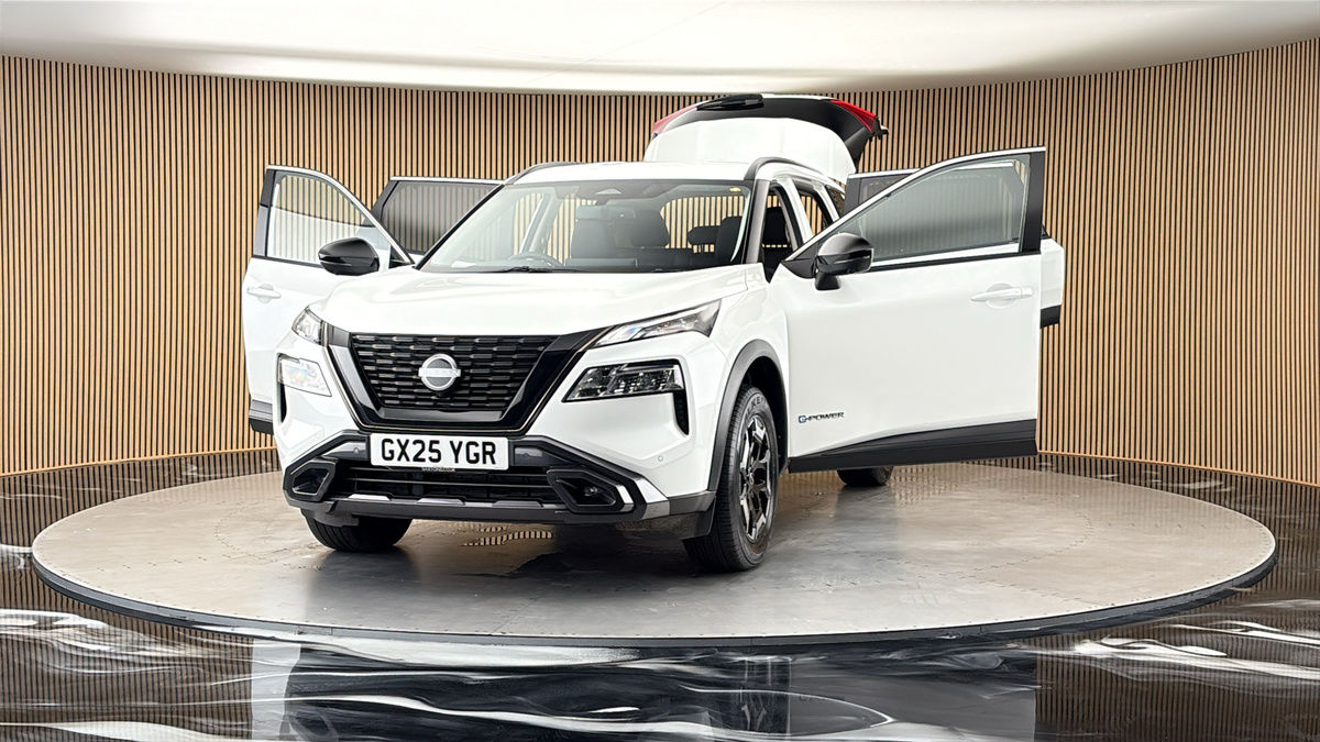 More views of Nissan X-Trail