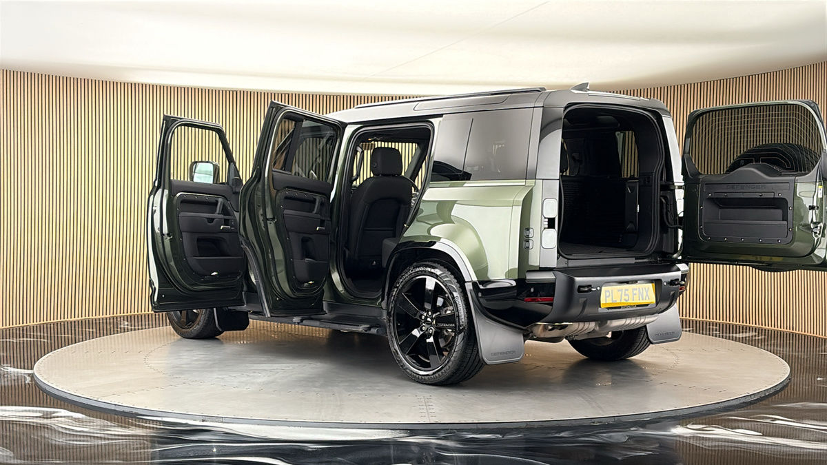 More views of Land Rover Defender 110