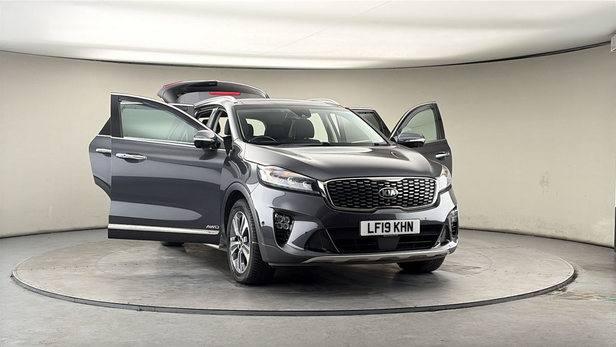 More views of Kia Sorento