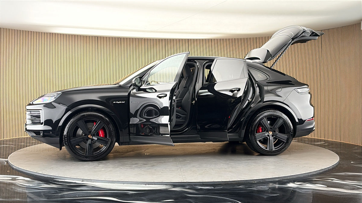More views of Porsche Cayenne