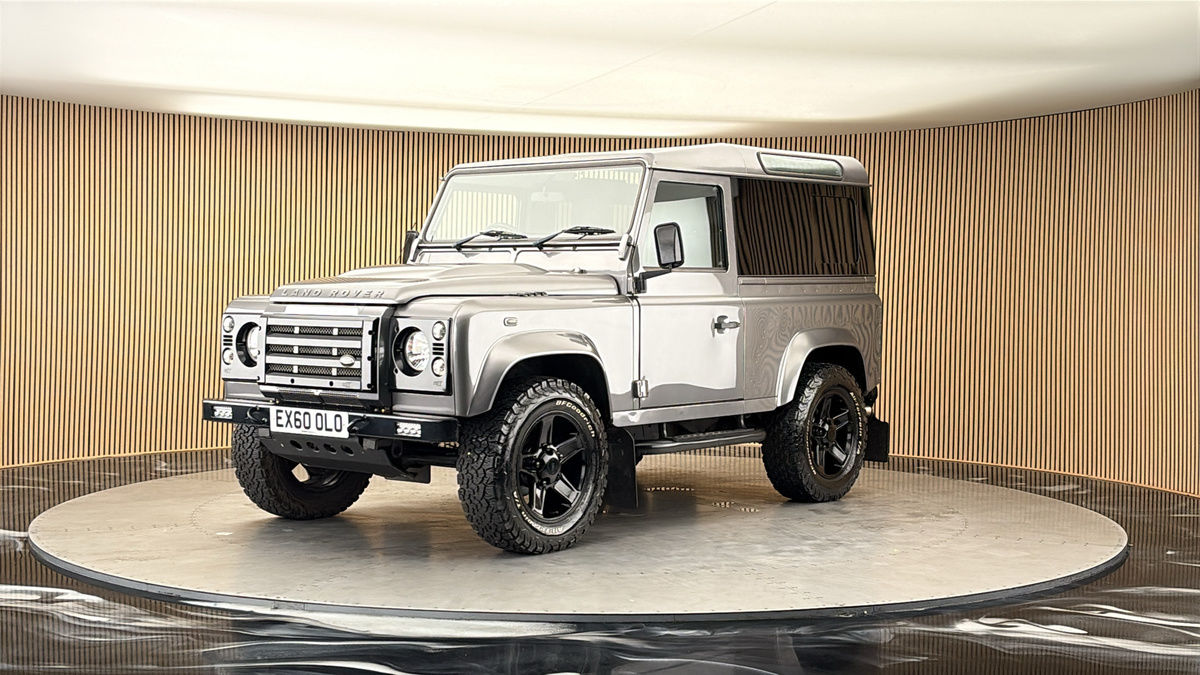 Land Rover Defender 90 Image 20