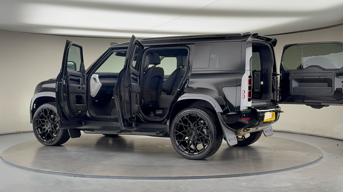 More views of Land Rover Defender 110