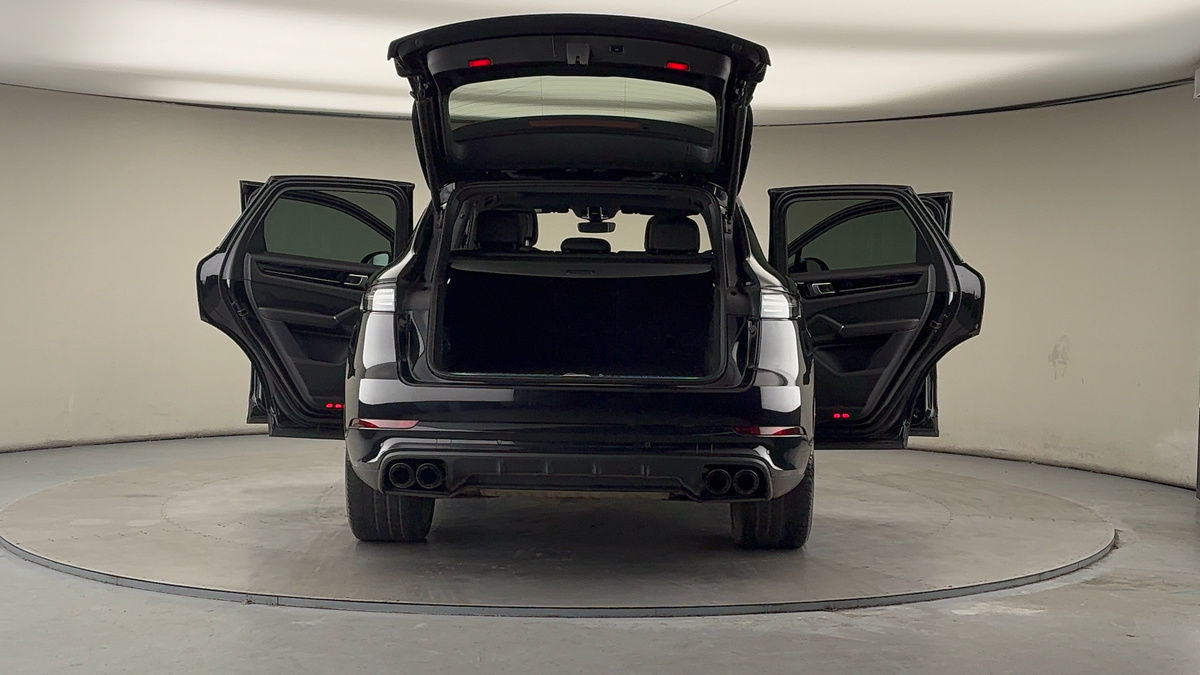 More views of Porsche Cayenne