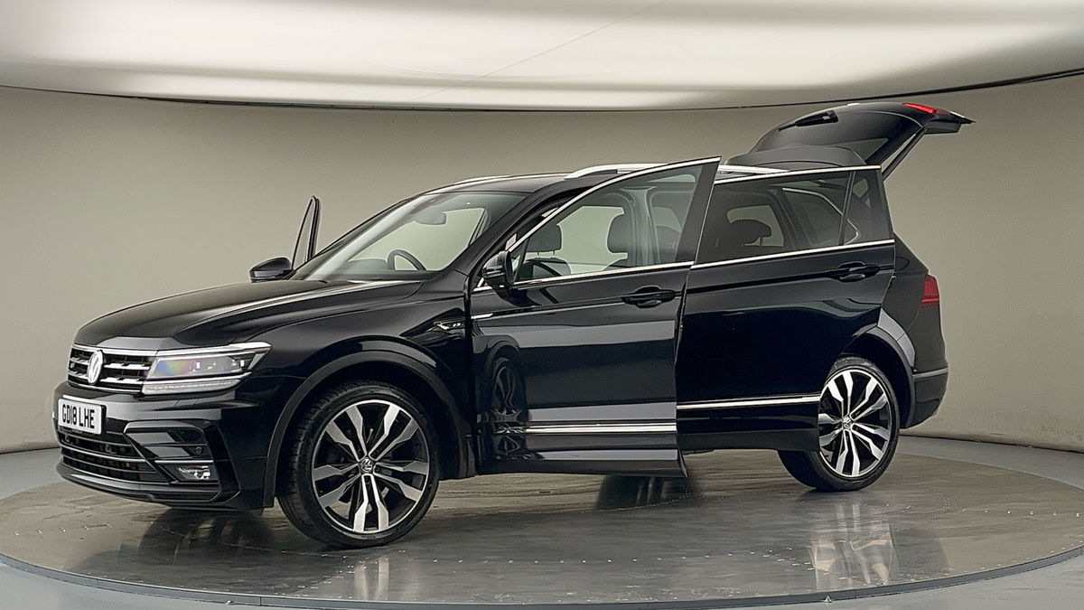 More views of Volkswagen Tiguan Allspace