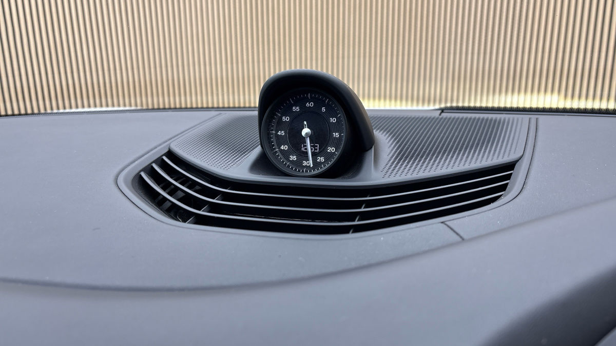 Porsche Taycan Image 32