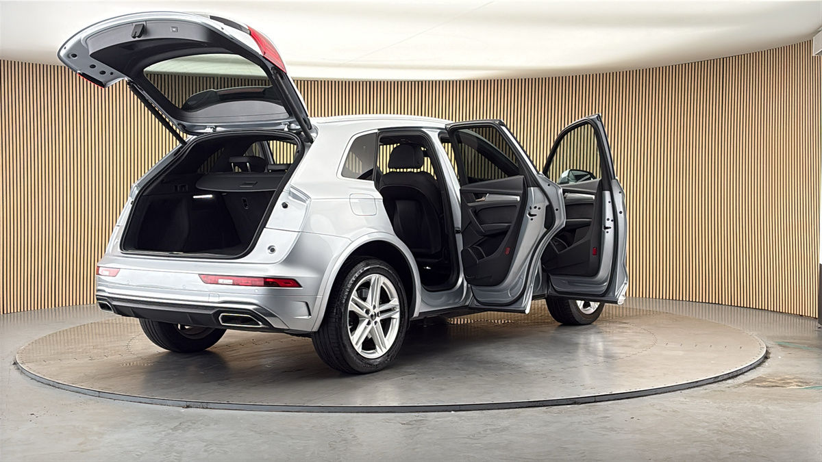 More views of Audi Q5