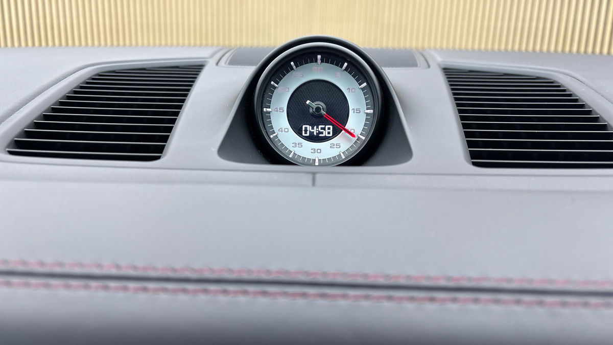 Porsche Cayenne Image 25