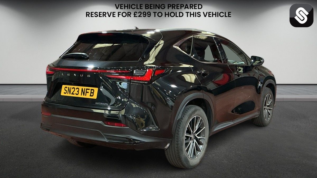 Lexus NX Image 4