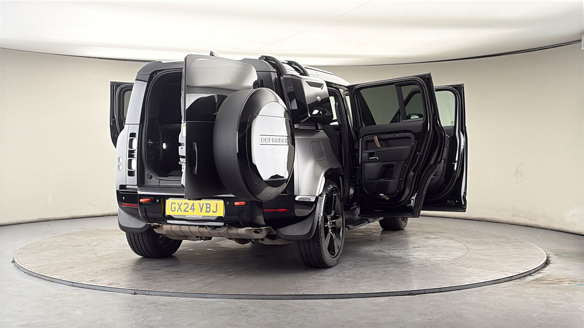 More views of Land Rover Defender 110