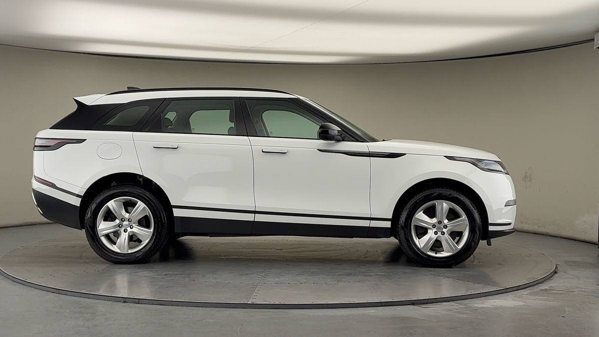 Land Rover Range Rover Velar Image 16