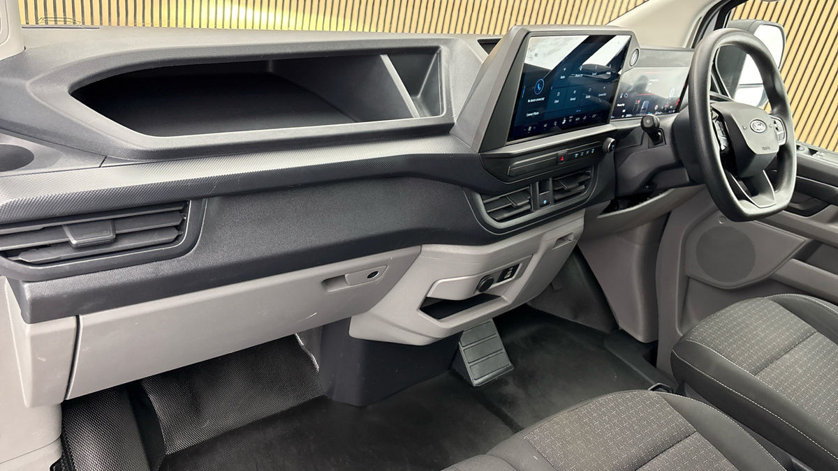 Ford Transit Custom Image 12