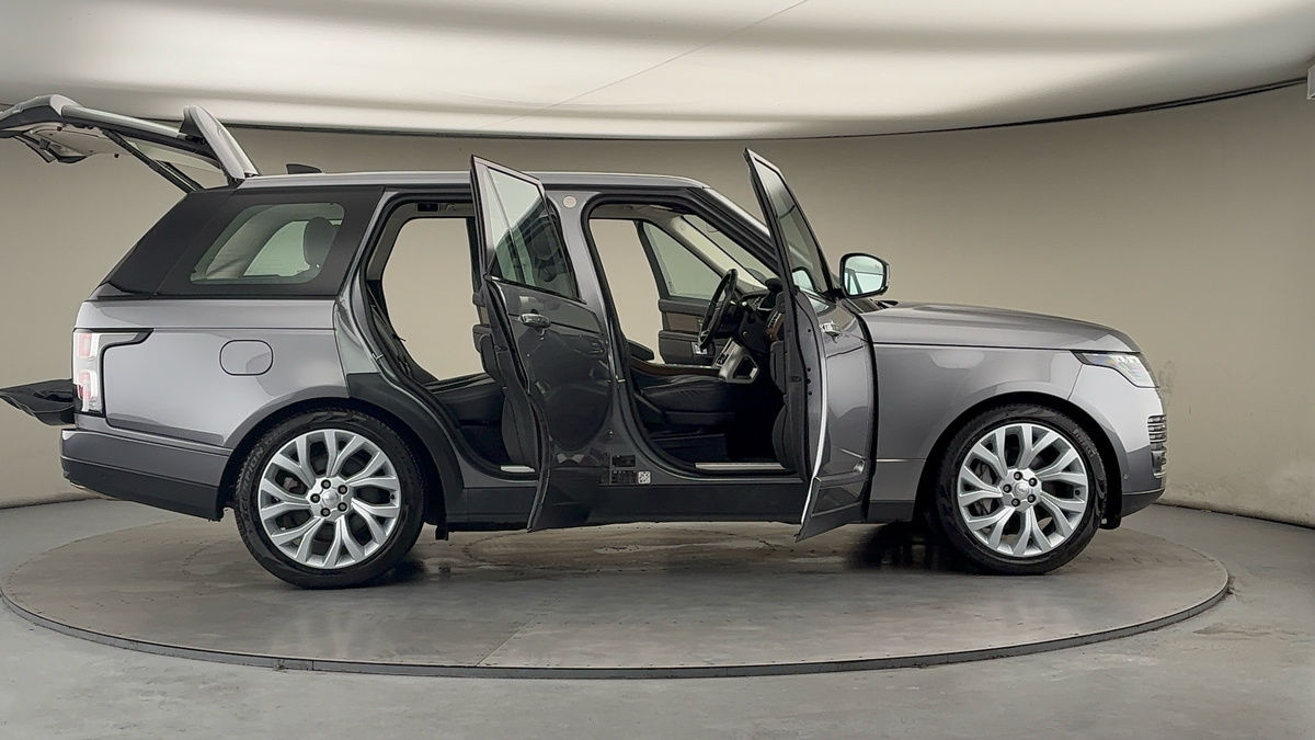 More views of Land Rover Range Rover