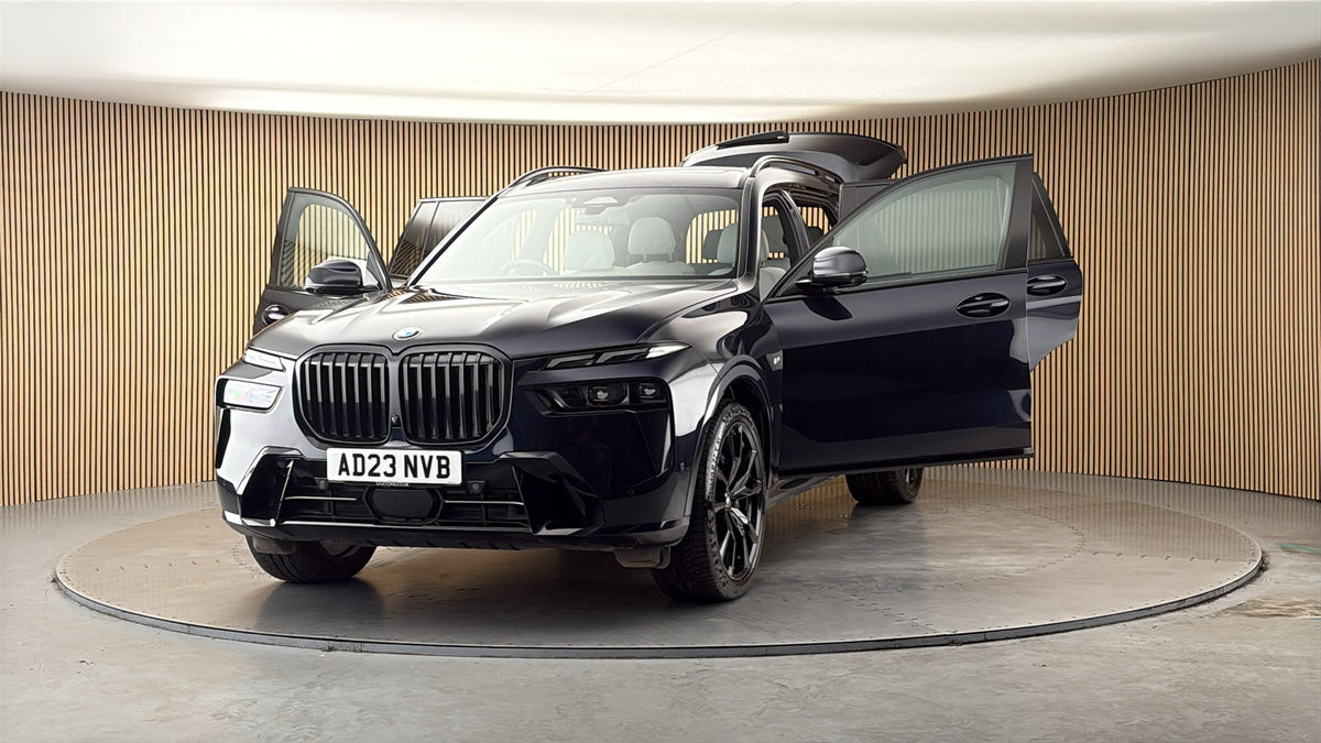 More views of BMW X7
