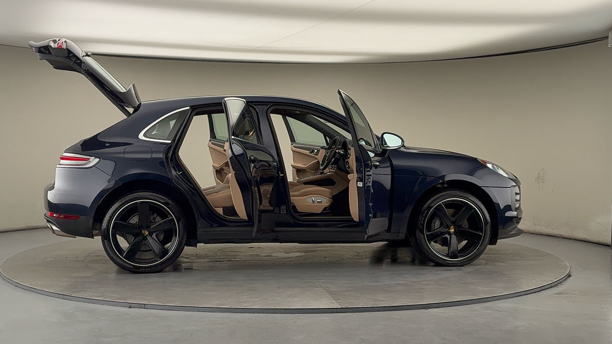 More views of Porsche Macan