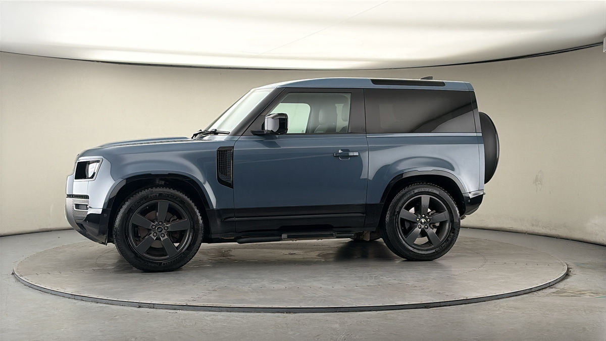 More views of Land Rover Defender 90