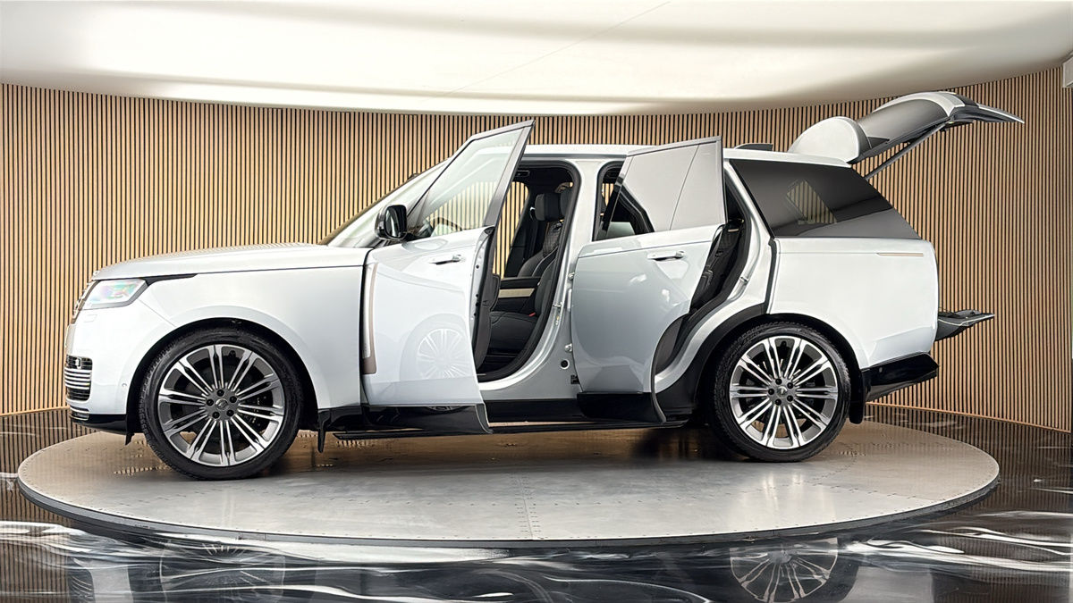 More views of Land Rover Range Rover