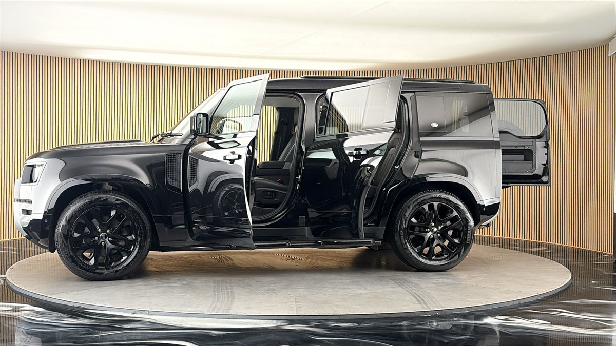 More views of Land Rover Defender 110