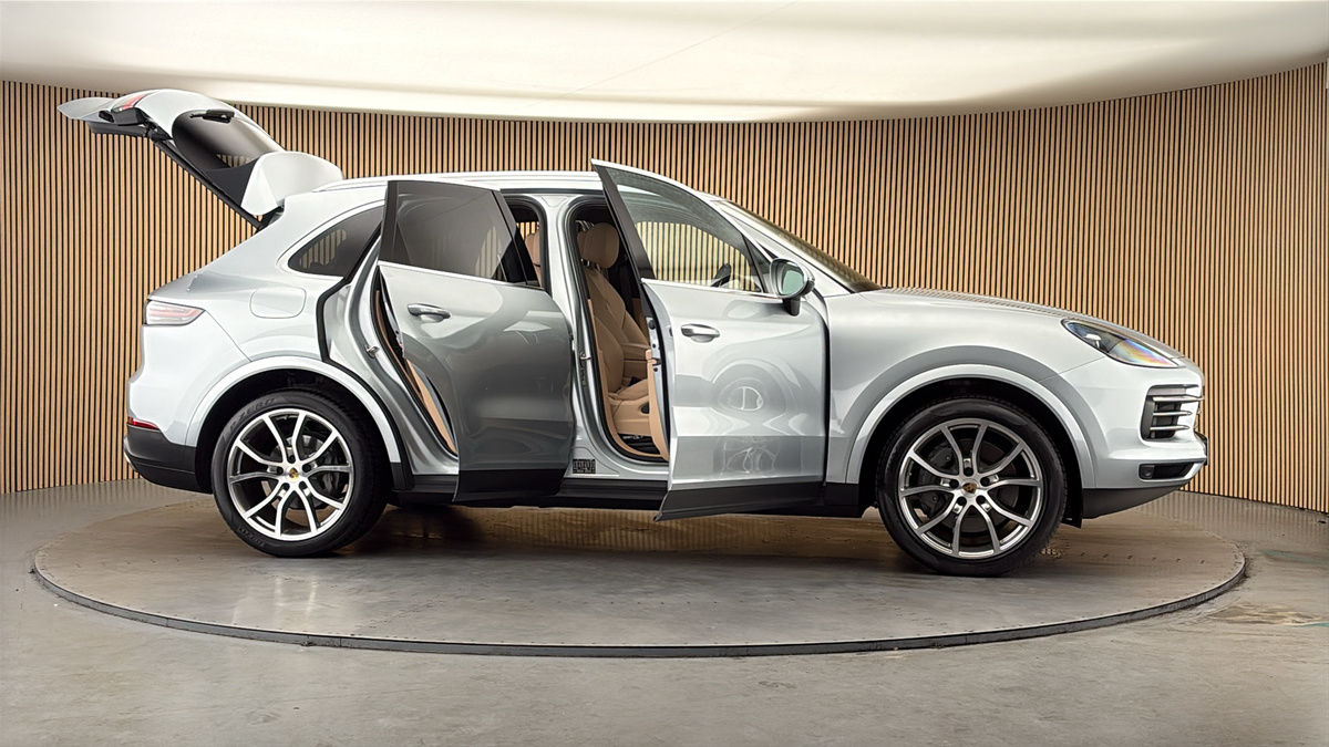 More views of Porsche Cayenne