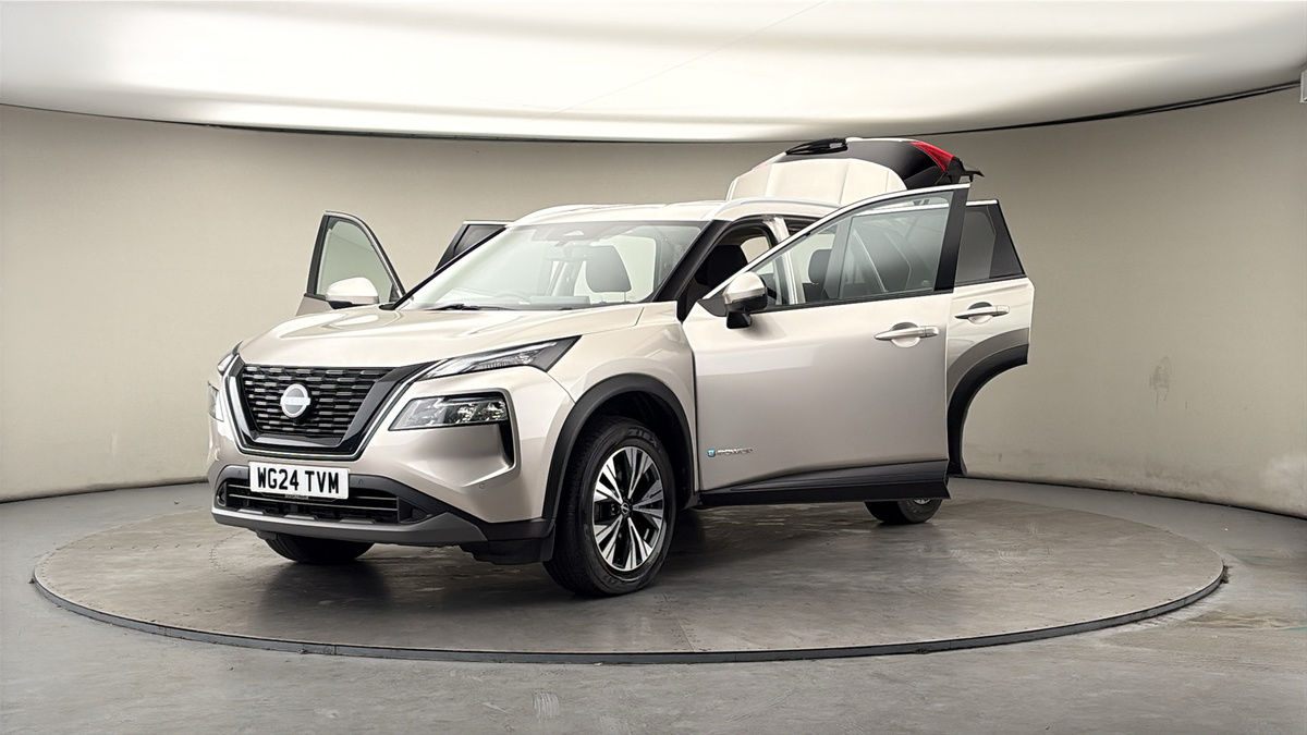 More views of Nissan X-Trail