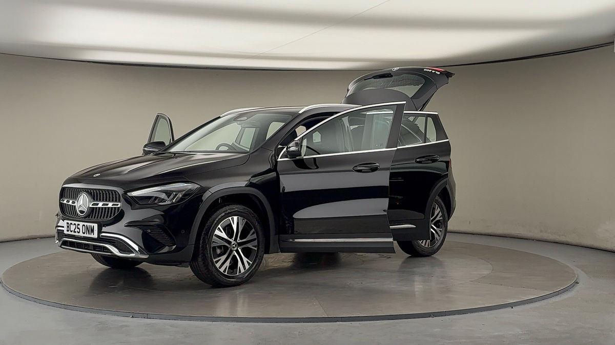 Mercedes-Benz GLA Image 22