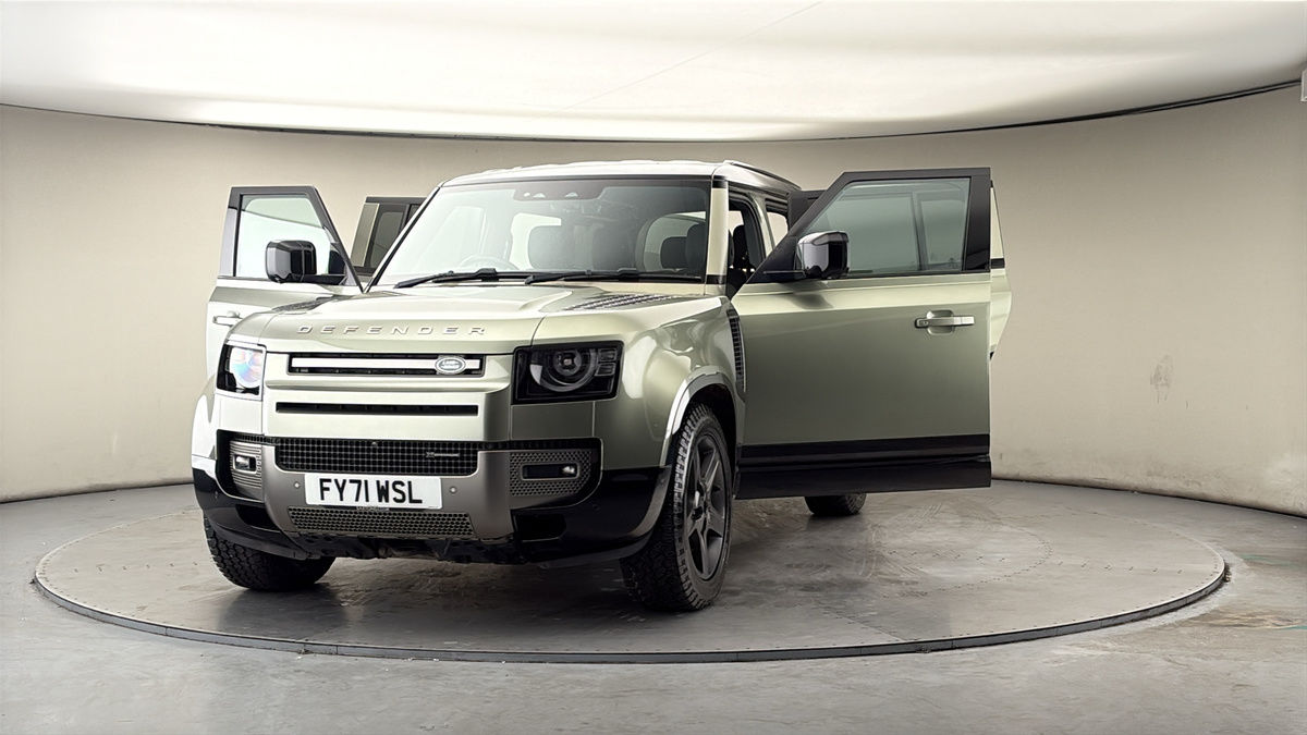 More views of Land Rover Defender 110
