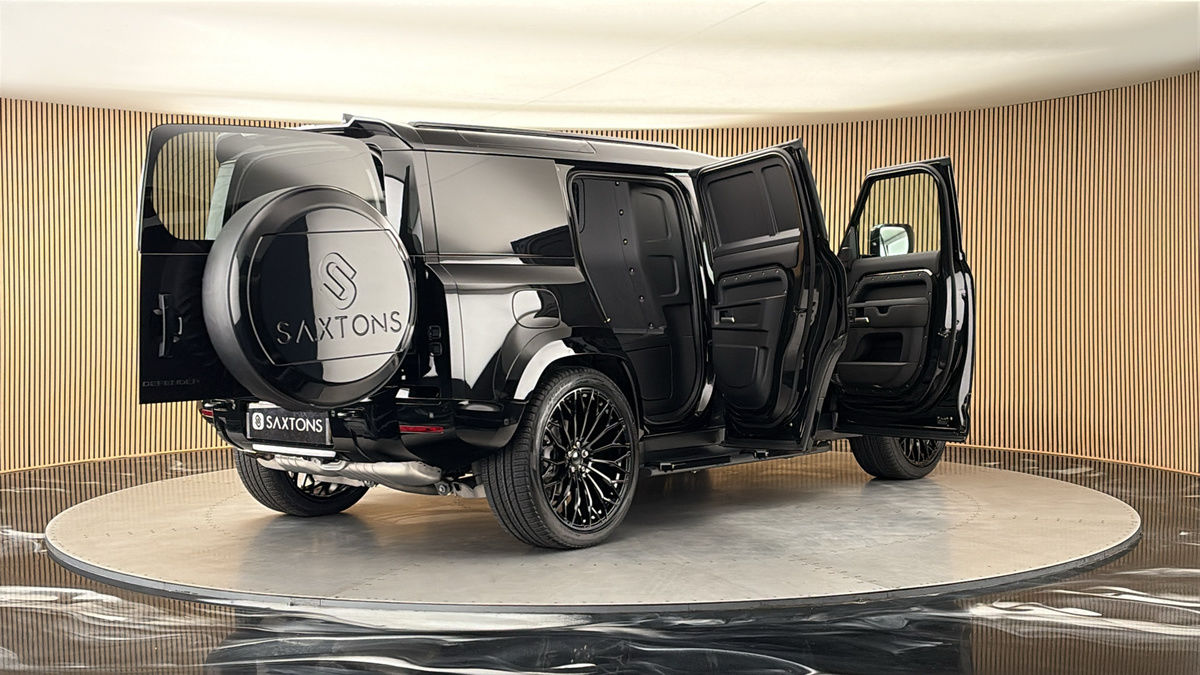 More views of Land Rover Defender 110