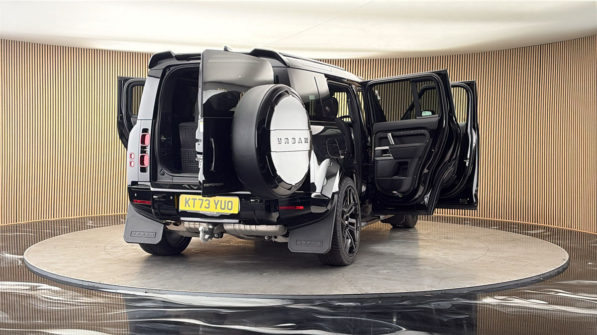 More views of Land Rover Defender 110