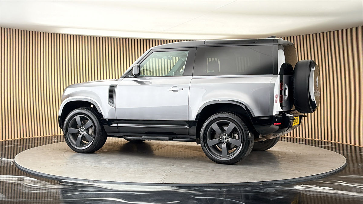 More views of Land Rover Defender 90