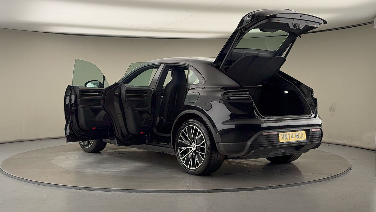 More views of Porsche Macan