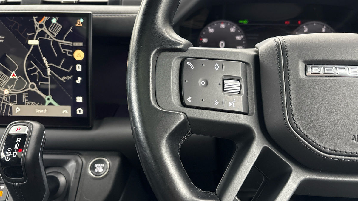 Land Rover Defender 130 Image 13