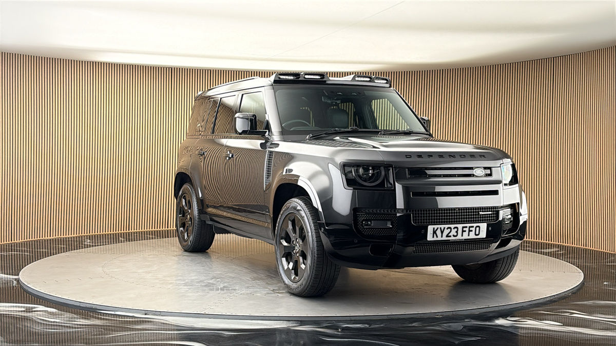 More views of Land Rover Defender 110