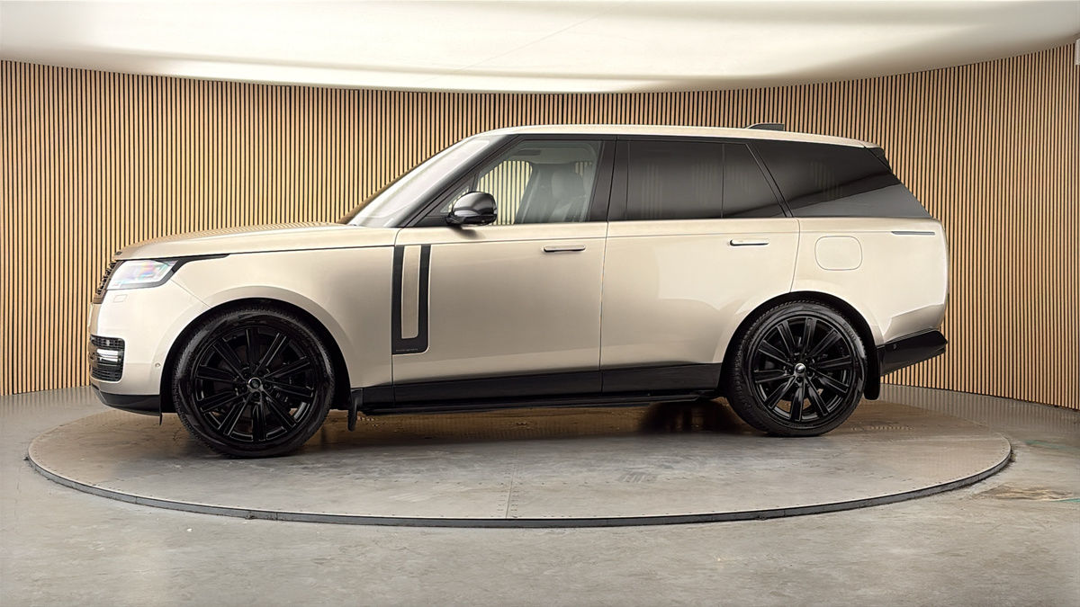 More views of Land Rover Range Rover