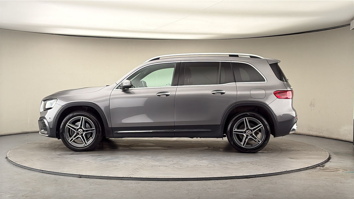 Mercedes-Benz GLB Image 15