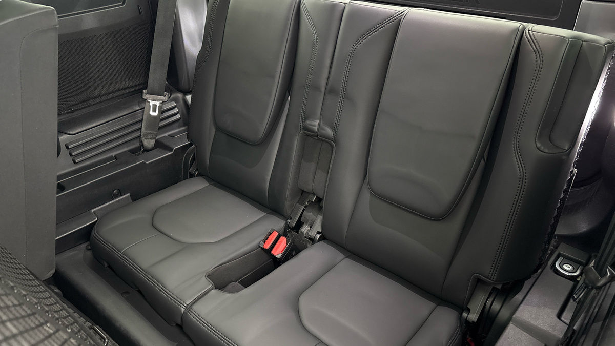 Land Rover Defender 110 Urban Image 29