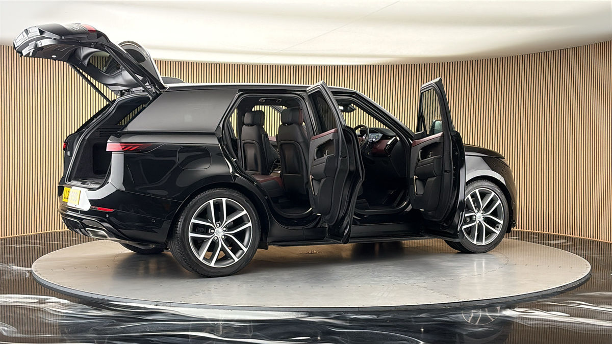 More views of Land Rover Range Rover Sport