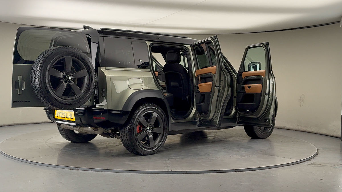 More views of Land Rover Defender 110