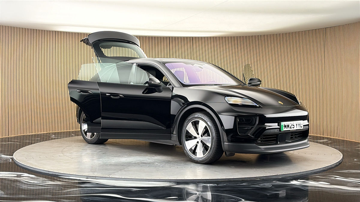 More views of Porsche Macan
