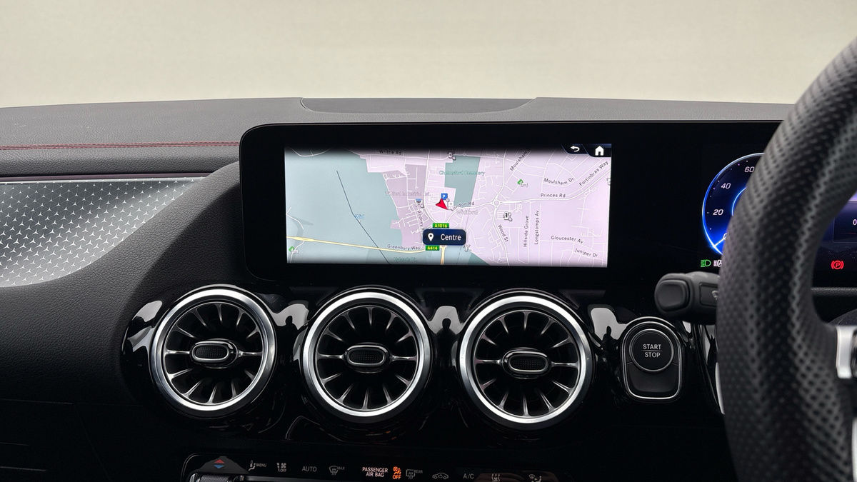 Mercedes-Benz EQA Image 17