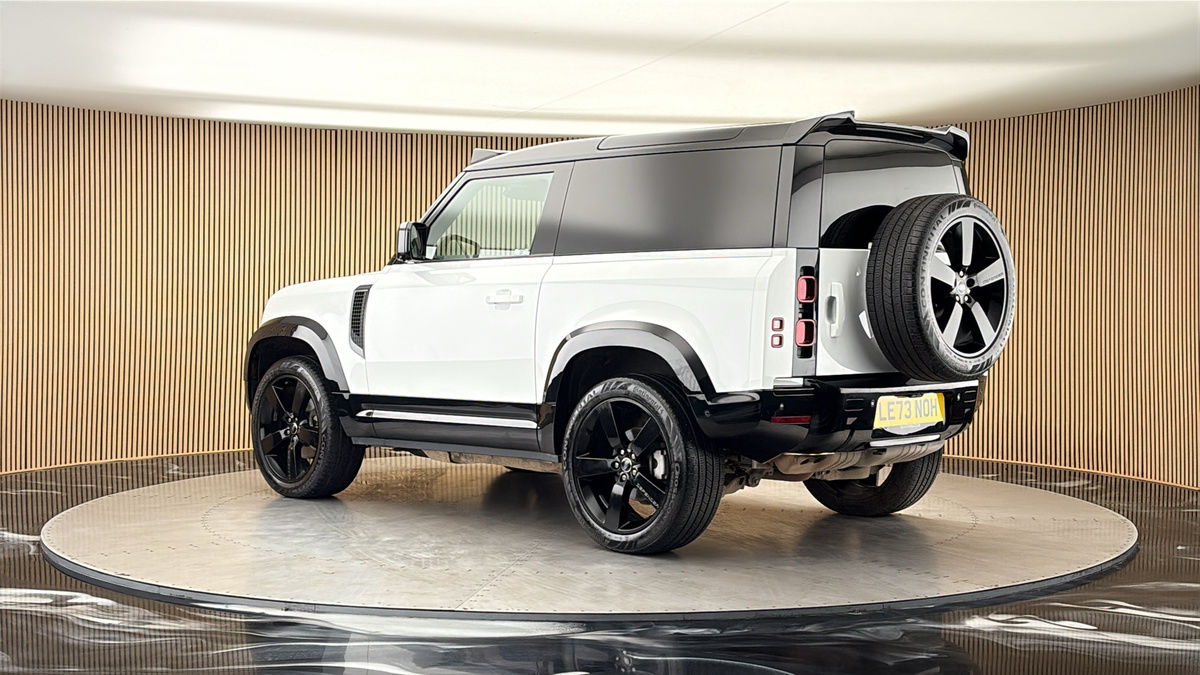 More views of Land Rover Defender 90