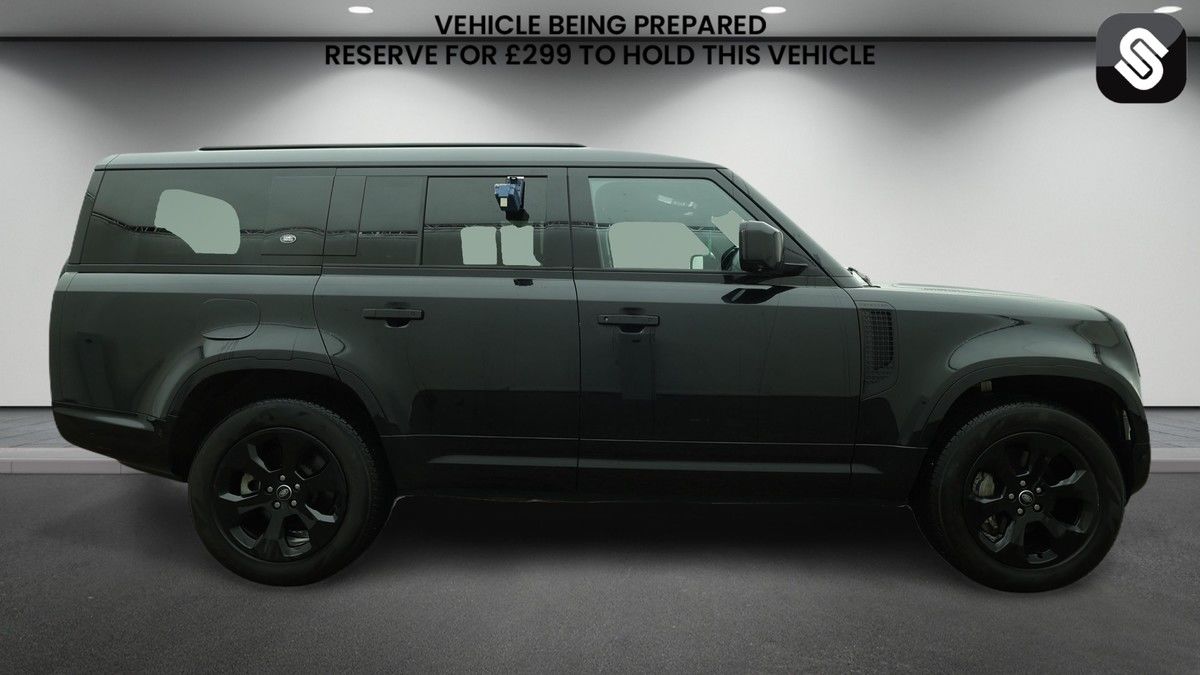 Land Rover Defender 130 Image 5