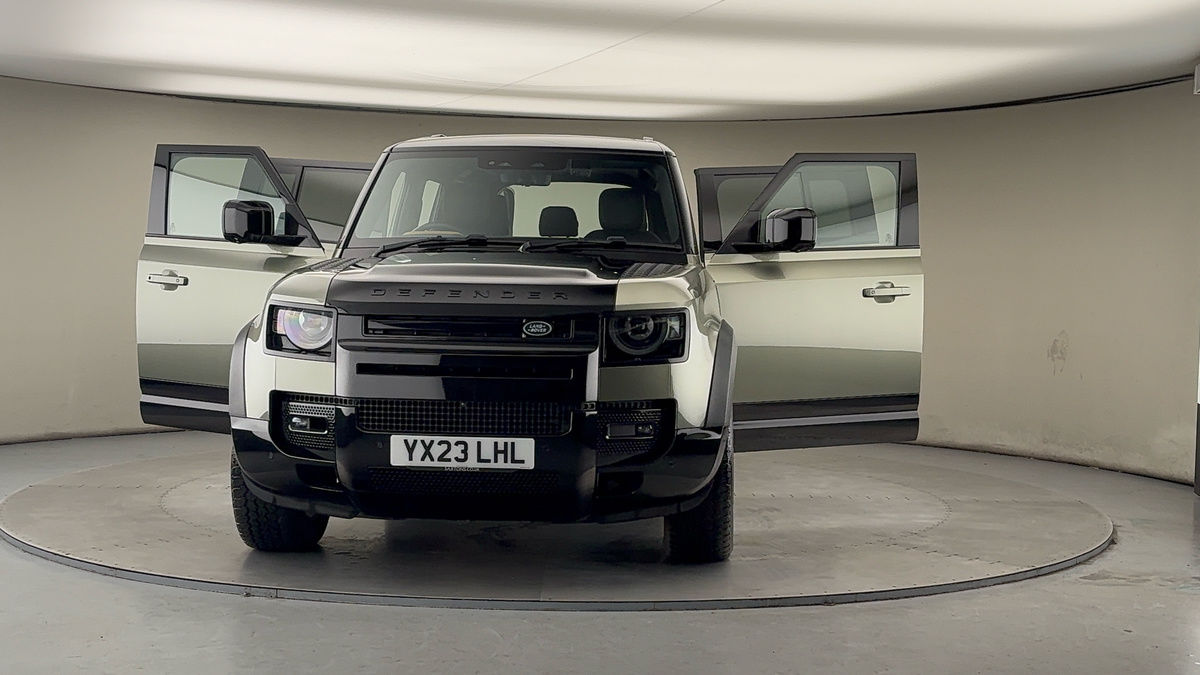 More views of Land Rover Defender 110