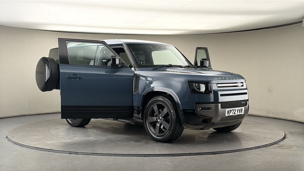 More views of Land Rover Defender 90