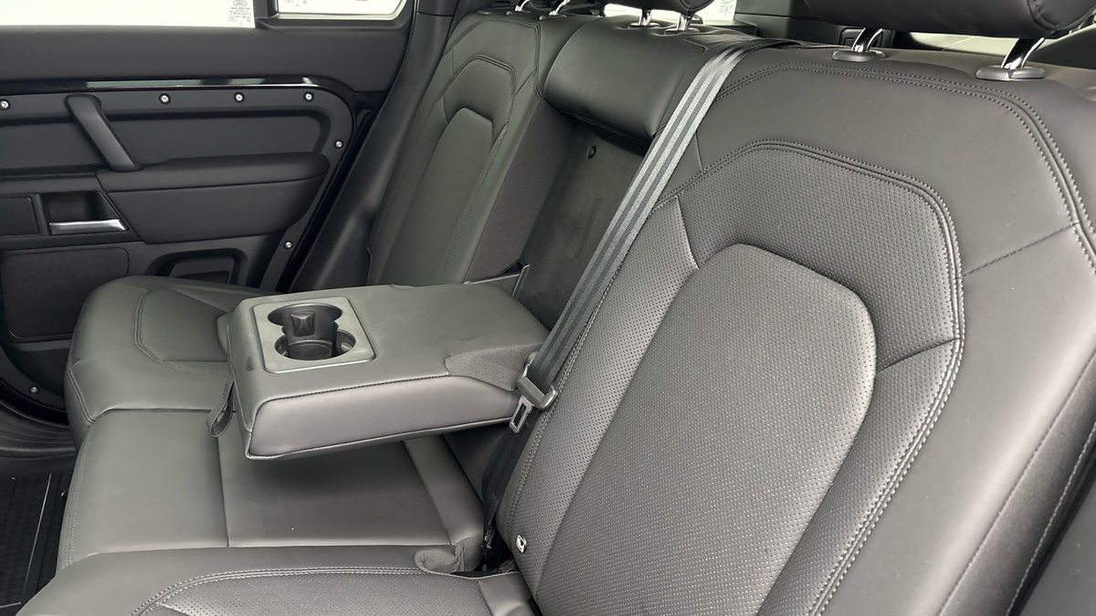 Land Rover Defender 110 Urban Image 9