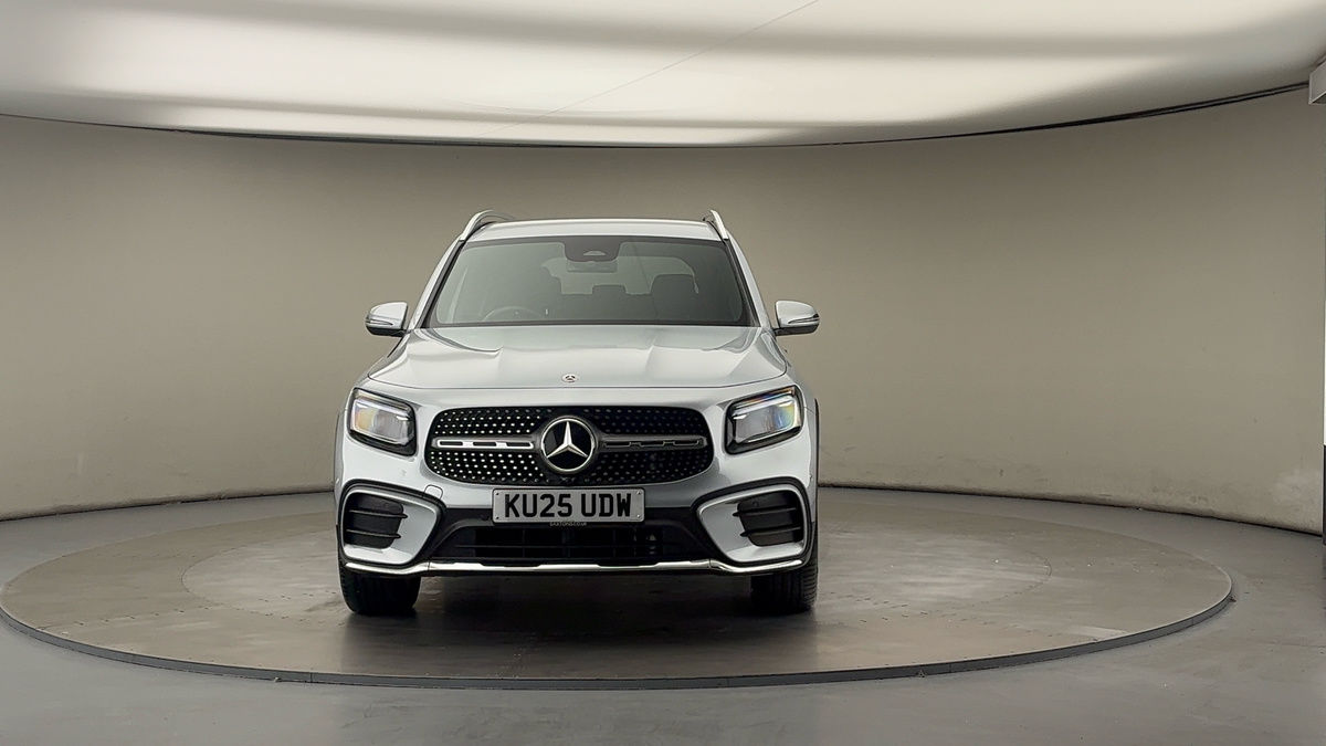 Mercedes-Benz GLB Image 3