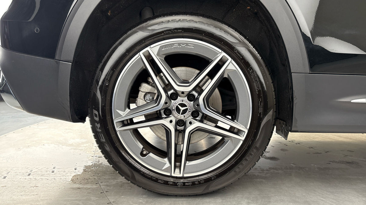 Mercedes-Benz GLB Image 10