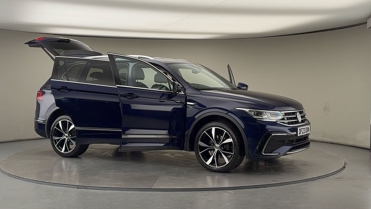 More views of Volkswagen Tiguan Allspace
