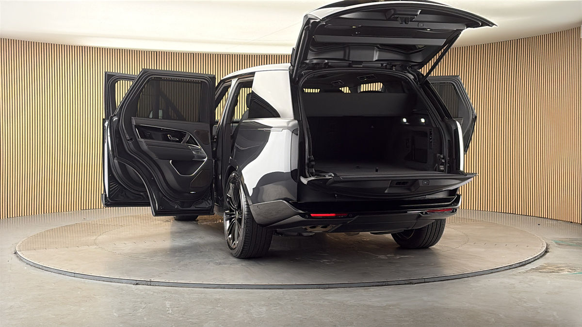More views of Land Rover Range Rover