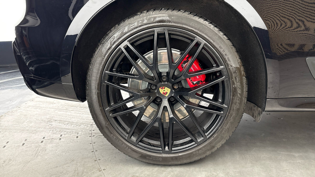 Porsche Macan Image 10